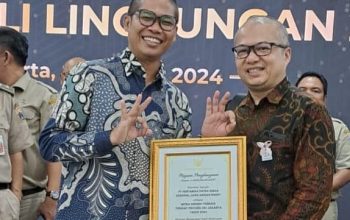 PRESTASI PERTAMINA RJBB: Pertamina Patra Niaga Regional JBB meraih penghargaan dalam acara Apresiasi Masyarakat Peduli Lingkungan Provinsi DKI Jakarta Tahun 2024 sebagai Mitra Sinergi Terbaik Tingkat Provinsi DKI Jakarta di Auditorium Gedung PKK, Pasar Minggu, Jakarta Selatan Pada hari Selasa (8/10).