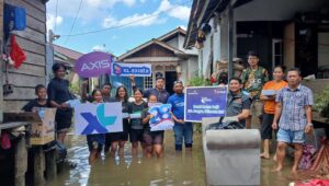 XL Axiata Paling Gercep Salurkan Bantuan untuk Korban Banjir di Kalimantan Barat dan Kalimantan Tengah