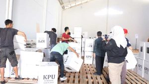 KPU Kota Sukabumi Mulai Sortir dan Rakit Kotak Suara
