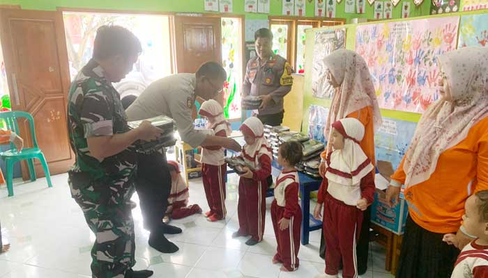 Kapolsek Palabuhanratu Sukabumi dan Danramil