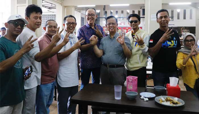 Paslon Nomor Urut 2 'AYEUNA' dan 3 'MAJU' Makan Siang Bareng