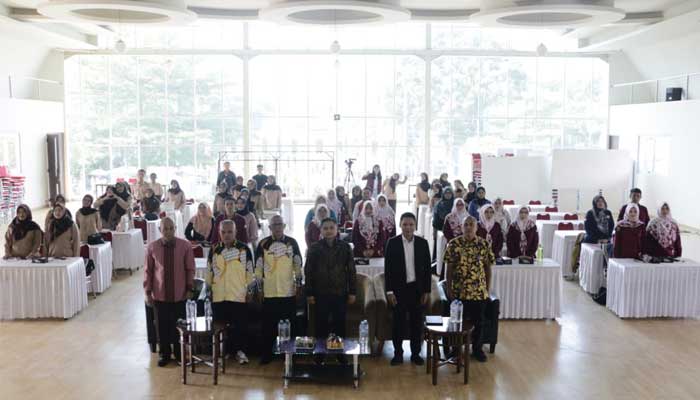 Pelatihan Inovatif untuk Guru SD oleh kelompok PKM Nusa Putra University
