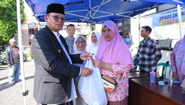 Pj Wali Kota Sukabumi Pasar Murah