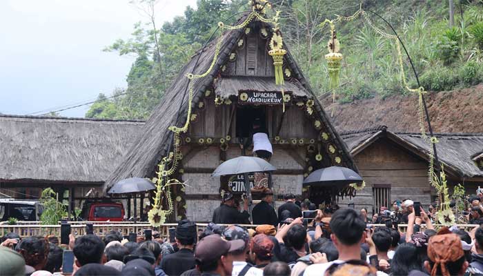 Seren Taun Kasepuhan Gelar Alam
