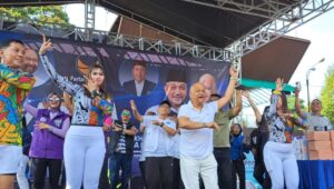 Potret Cawagub Jabar Ilham Habibi Sambangi Kota Bogor, Zumba Bareng Emak-emak