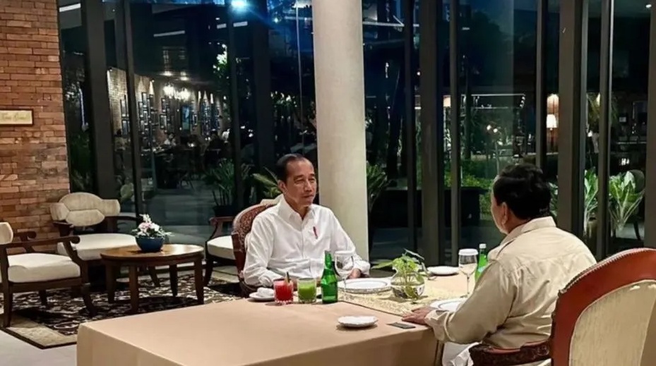 Tangkapan layar, Presiden Joko Widodo dan Presiden Terpilih Prabowo Subianto santap malam berdua di Jakarta, Selasa (8/10/2024). (Instagram @jokowi)