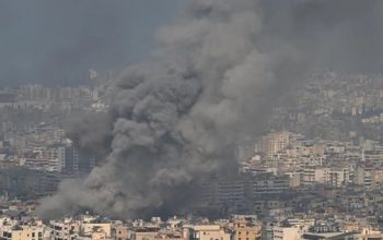 Setidaknya 55 orang tewas dan 156 lainnya terluka akibat serangan udara Israel di banyak kota dan desa Lebanon pada Selasa (1/10/2024), menurut pusat darurat Kementerian Kesehatan Lebanon. (Anadolu/py)