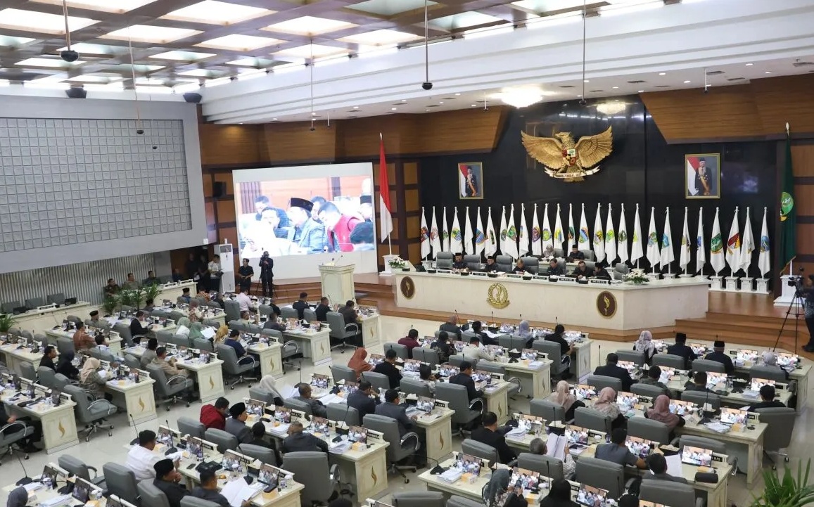 Situasi Rapat Paripurna di Gedung DPRD Jabar Bandung, Kamis (17/10/2024). (Ricky Prayoga)