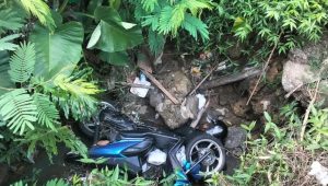 Potret Jasad Perempuan Sukabumi Tertindih Motor di parit