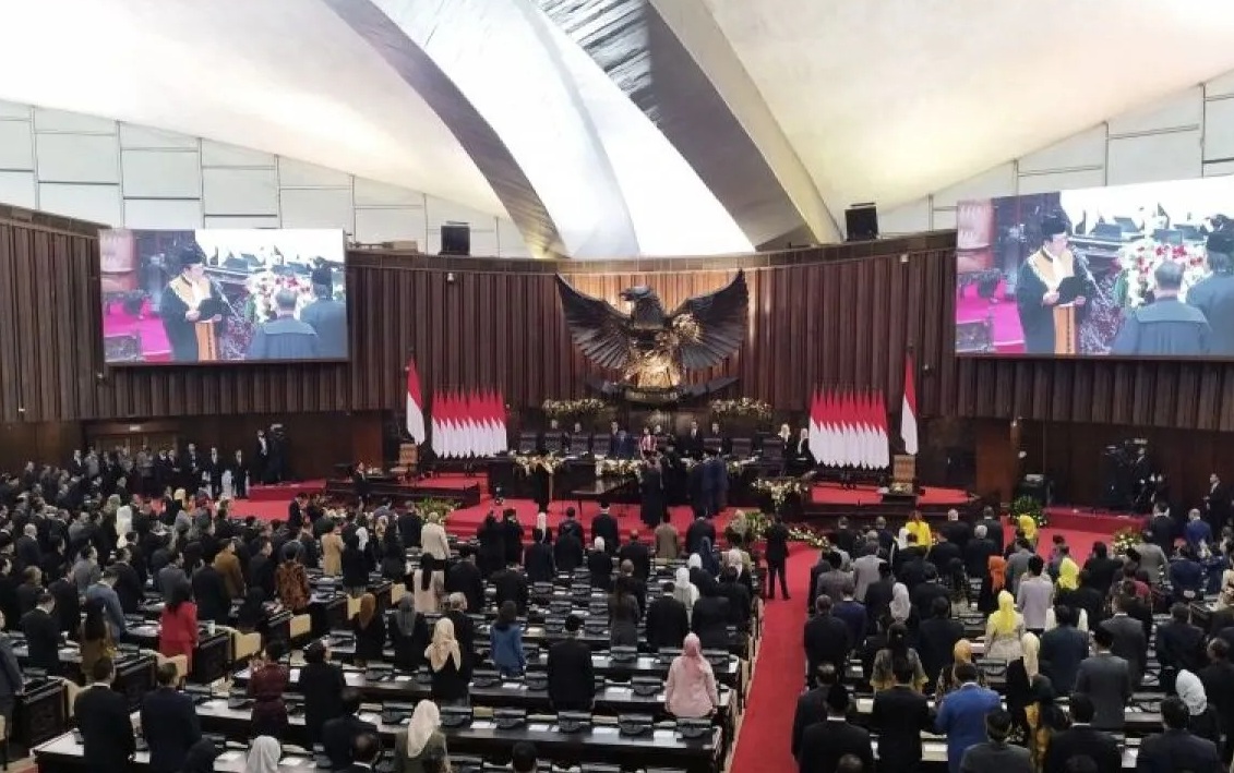Pimpinan MPR RI 2024-2029 dilantik oleh Ketua Mahkamah Agung Muhammad Syarifuddin di Gedung Nusantara, Kompleks Parlemen, Jakarta, Kamis (3/10/2024). (Bagus Ahmad Rizaldi)