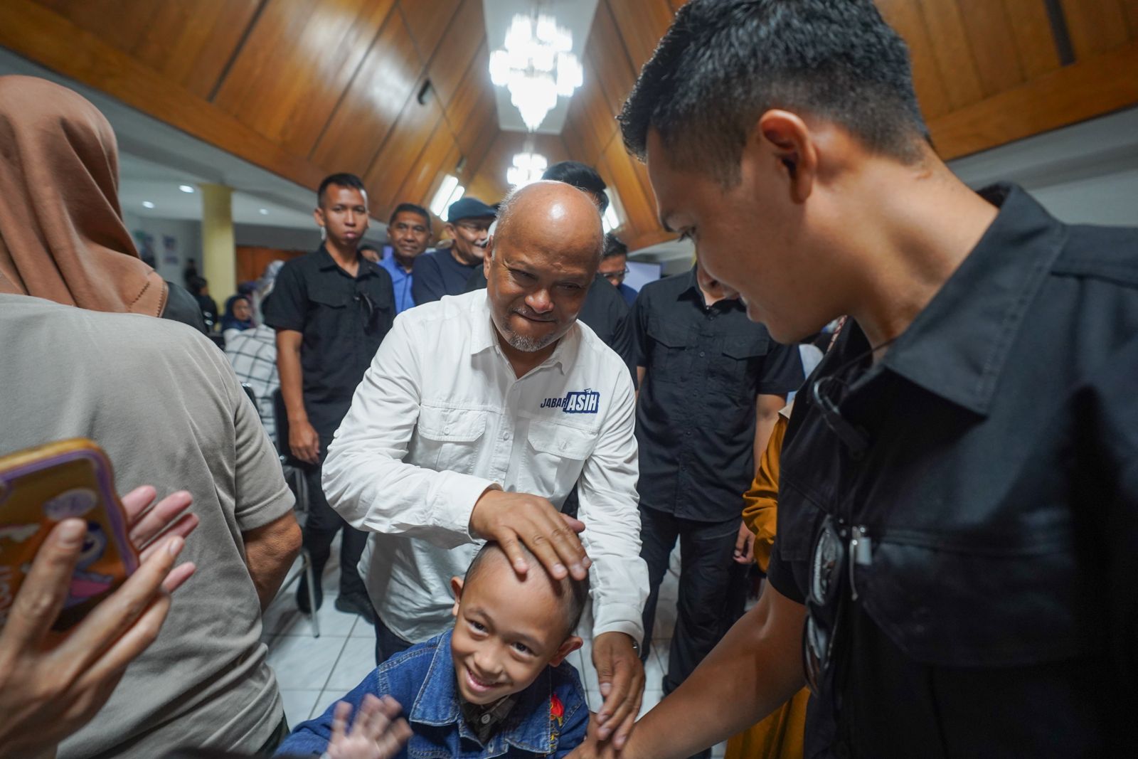 Ilham Akbar Habibie, putra sulung presiden ke-3 RI BJ Habibie, melakukan kunjungan ke Kota Bandung, Jawa Barat, hari ini dalam rangkaian kunjungannya untuk menyosialisasikan visi Indonesia Emas 2045