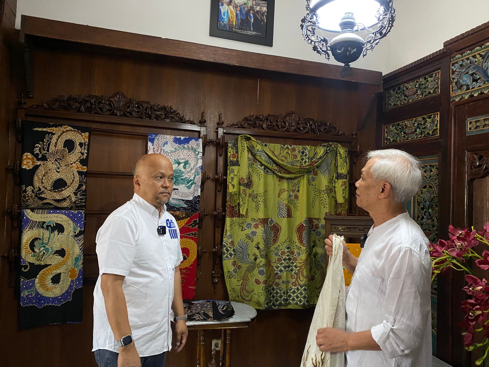 Calon Wakil Gubernur Jawa Barat (Jabar) Ilham Akbar Habibie melaksanakan kunjungan ke Rumah Batik Lembang (RBL) di Jalan Maribaya, Kecamatan Lembang, Kabupaten Bandung Barat (KBB), Selasa (29/10/2024) siang. 