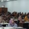 MENYIMAK : Puluhan perangkat daerah Kabupaten Sukabumi, saat mengikuti sosialisasi dan bimtek layanan mutasi ASN melalui aplikasi E-Mutasi di Hotel Sukabumi Indah, Kecamatan/Kabupaten Sukabumi pada Kamis (21/11).(FOTO : UNTUK RADAR SUKABUMI)