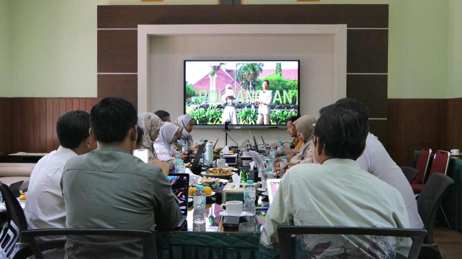 Politeknik Pembangunan Pertanian (Polbangtan) Kementan Bogor dengan bangga menerima kunjungan delegasi dari Persol Global Worker dan Hokuren Federation of Agricultural Cooperatives Association, Jepang. Delegasi yang terdiri dari Shimizu (Section Chief Hokuren Agricultural Support Division), Suzuki (Section Chief General Support Department), Yoji Yanaka (Vice Director of Persol Global Worker), dan Fadila Gina Nurul (Interpreter) disambut oleh pimpinan Polbangtan Bogor.