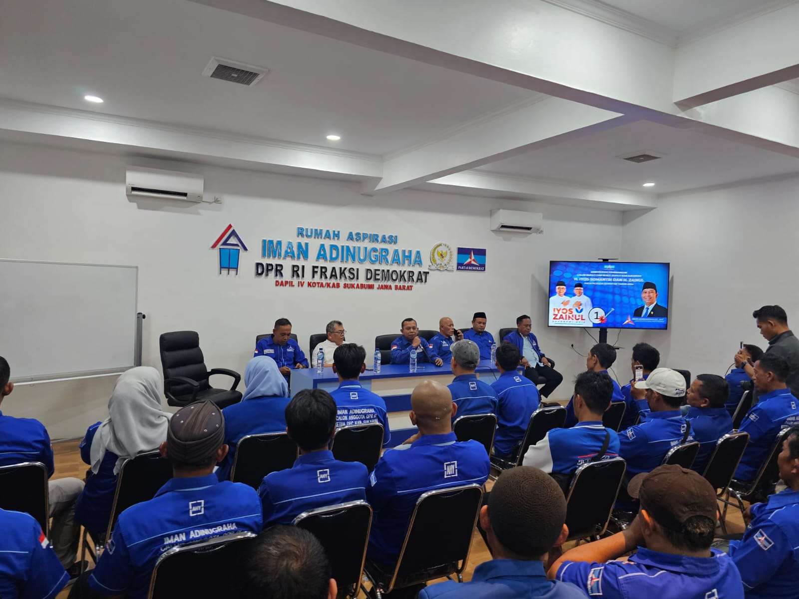 DPC Partai Demokrat Kabupaten Sukabumi menggelar rapat konsolidasi untuk memenangkan pasangan Iyos Somantri-Zainul.