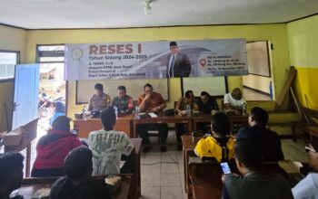 Anggota Komisi I DPRD Provinsi Jawa Barat A Yamin S.I.P kembali melakukan kegiatan reses ke I tahun Sidang 2024-2025, reses tersebut dalam rangka menyerap aspirasi dari masyarakat, kali ini A Yamin menyerap aspirasi dari masyarakat Kampung Cikidang,