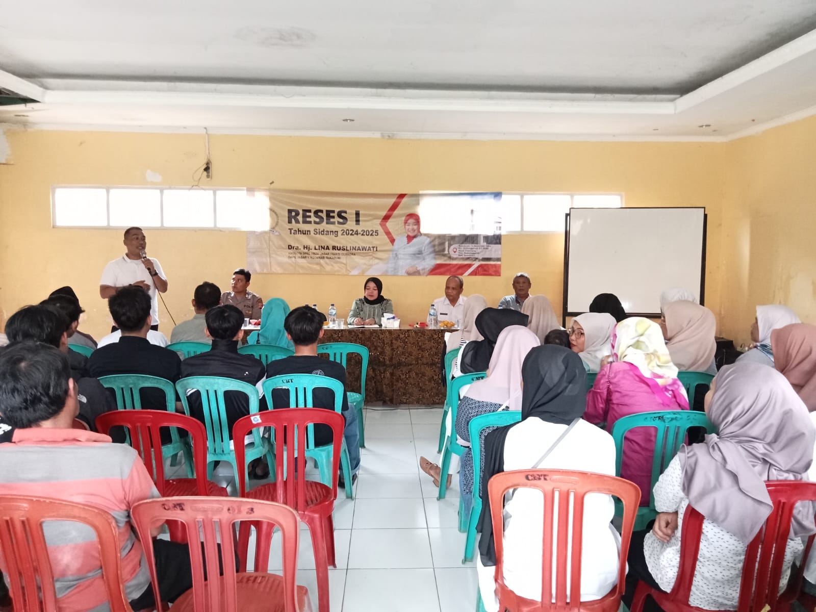 Anggota Dewan Perwakilan Rakyat Daerah (DPRD) Provinsi Jawa Barat Fraksi Gerindra Dra, Hj. Lina Ruslinawati mengatakan siap mengawal Program Prabowo-Gibran