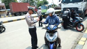 Satlantas Polres Sukabumi Gelar Razia Kendaraan di Jalur Cibadak 