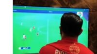 Warganet Tantang Ridwan Kamil Pakai Jersey Persija ke Markas Persib