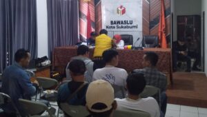 Tim Paslon MAJU Sambangi Bawaslu Kota Sukabumi, Nilai Lamban dalam Pengawasan