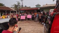 Petani Sirnaresmi Tolak Digusur Paksa 