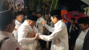 Potret Menteri Agama Kunjungi Ponpes Yaspida, Ikut Belasungkawa Soal bencana Longsor