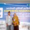 BANGGA : Ahmad Rifai, siswa kelas 12 dari MAS Miftahul Huda Yayasan Almasudiyyah, Sukabumi bersama guru pembimbing Khaerotunisak saat mengikuti ajang Olimpiade Bahasa Arab (OBA) ke-7 tahun 2024 tingkat nasional di Asrama Haji Pondok Gede, Jakarta Timur.(FOTO : dok/radarsukabumi)