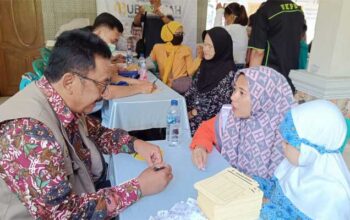 Asep Japar Hadirkan Pengobatan Gratis di Desa Loji