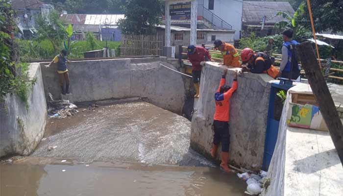 BPBD Kota Sukabumi Susur Sungai