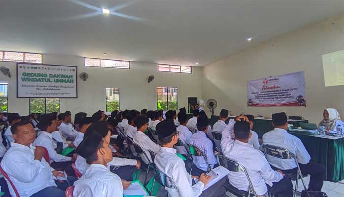 Bawaslu Kabupaten Sukabumi Lantik Ratusan PTPS di Palabuhanratu