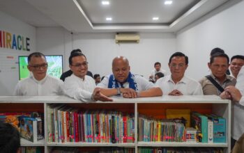 Ilham Habibie, putra sulung presiden ke-3 RI, bertemu dengan Syaamil Group di Babakan Sari, Bandung (15/11/2024).