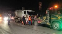 Di Cibadak Sukabumi, Mobil Honda CRV Seruduk Truk Molen dan Honda Beat