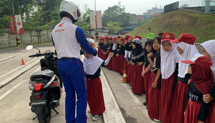 Keselamatan Anak Berkendara Saat ke Sekolah