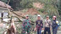 Cuaca Ekstrim, Gegerbitung Sukabumi Diterjang Longsor dan Retakan Tanah