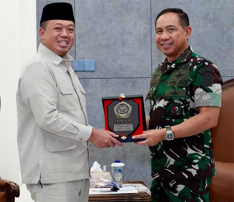 Menteri-Nusron-Gandeng-Panglima-TNI-