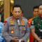 Kapolri Jenderal Listyo Sigot Prabowo saat memberikan keterangan terkait peristiwa penembakan polisi vs polisi di Polres Solok Selatan. (Mabes Polri)