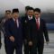 Presiden Prabowo Subianto disambut Wakil Presiden Gibran Rakabuming Raka saat tiba di Bandara Halim Perdana Kusuma, Jakarta, pada Minggu (24/11).&nbsp;(istimewa)