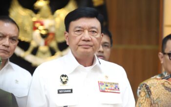 Menko Polhukam Budi Gunawan bersama Ketua KPU RI Mochammad Afifuddin saat konferensi press di Jakarta (Dery Ridwansah/ JawaPos.com)