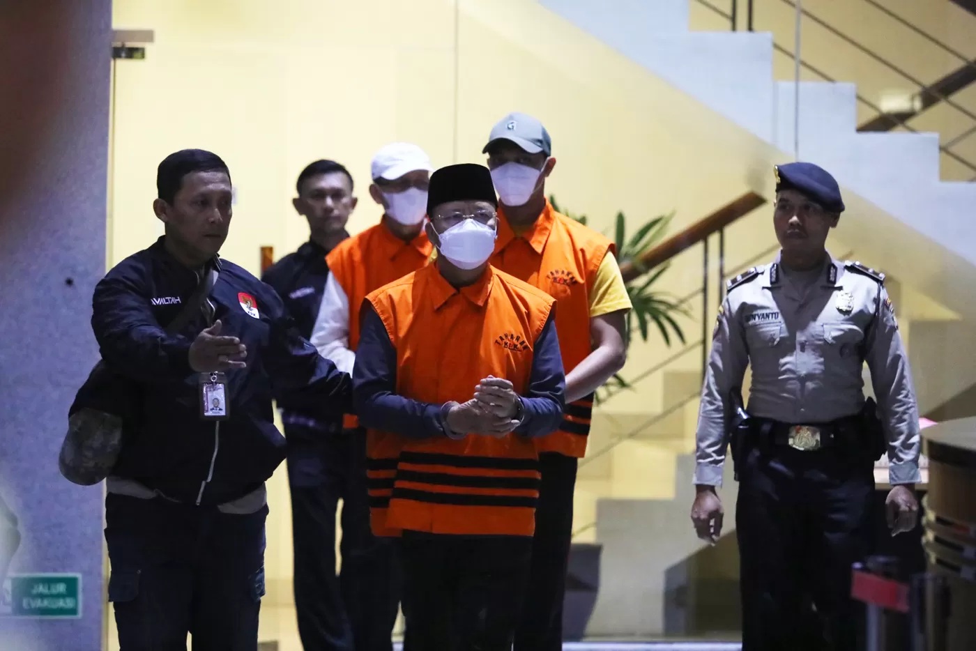 KPK menetapkan Gubernur Bengkulu Rohidin Mersyah sebagai tersangka kasus dugaan pemerasan dan penerimaan gratifikasi di lingkungan Pemerintah Provinsi (Pemprov) Bengkulu. (Fedrik Tarigan/ Jawa Pos)