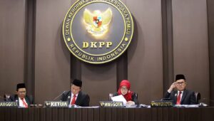 Terbukti Selingkuh, DKPP Pecat Anggota Bawaslu Surabaya