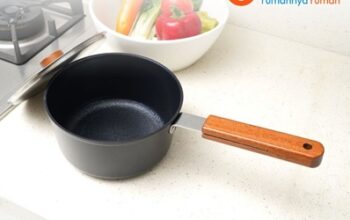 Salah satu alat masak yang wajib ada di dapur adalah panci.