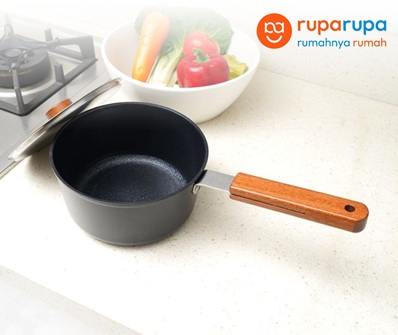 Salah satu alat masak yang wajib ada di dapur adalah panci.