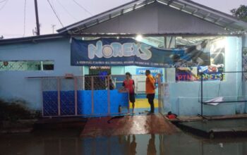 BPBD Kota Bogor saat menangani TPS terdampak banjir di Gang Pacilong, Kelurahan Kebon Pedes. (BPBD Kota Bogor)
