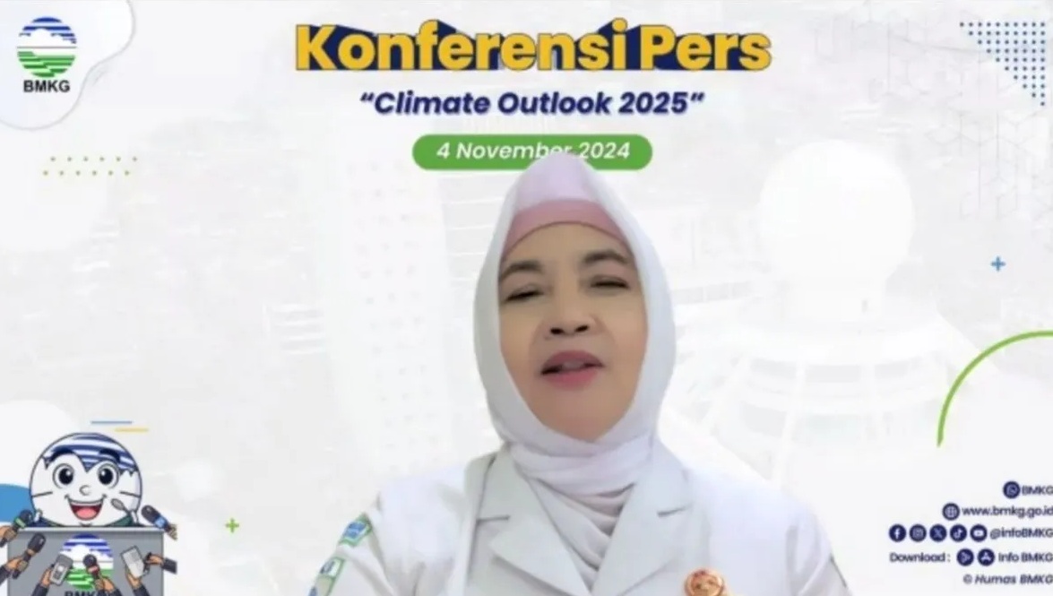Tangkapan layar- Kepala Badan Meteorologi, Klimatologi, dan Geofisika (BMKG) Dwikorita Karnawati dalam konferensi pers bertajuk "Pandangan Iklim 2025" yang disiarkan secara daring di Jakarta, Senin (4/11/2024) (Riezko Bima Elko Prasetyo)
