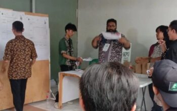 Pemungutan dan penghitungan suara. (Ali Khumaini)