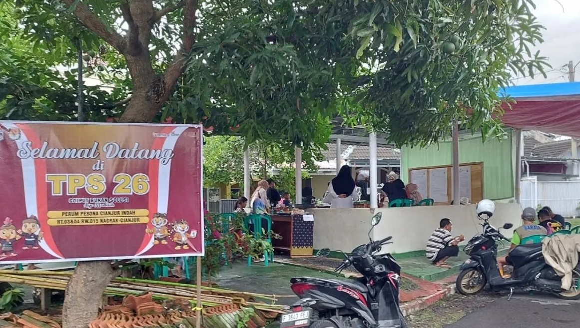 Suasana tempat pemungutan suara (TPS) di Desa Nagrak, Kecamatan Cianjur, Cianjur, Jawa Barat, sepi pada hari H Pilkada Cianjur 2024. (Ahmad Fikri).