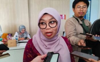 Kordiv Pencegahan dan Partisipasi Masyarakat Bawaslu Jabar Nuryamah memberikan keterangan di Bandung.(Ricky Prayoga)