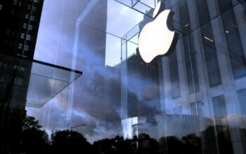 Penjabat (Pj) Gubernur Jawa Barat Bey Triadi Machmudin mengungkapkan bahwa sampai saat ini belum ada detail mengenai rencana pembangunan pabrik dari perusahaan teknologi Apple di Jawa Barat.