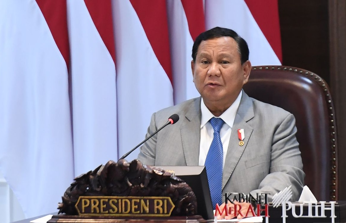 Presiden Prabowo Subianto memimpin Sidang Kabinet Paripurna di Kantor Presiden, Jakarta, Rabu (6/11/2024).  (Presiden Prabowo pimpin sidang kabinet)