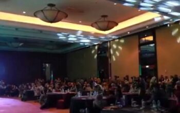 Situasi diskusi dalam kegiatan Festival Literasi Digital (Viral) 2024 di Bandung, Kamis (31/10/2024). (Ricky Prayoga)